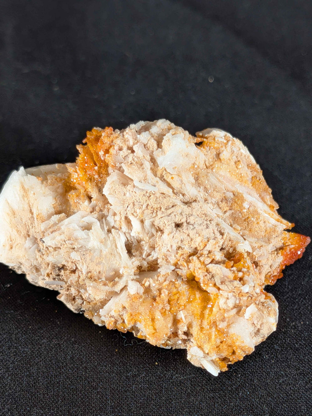 Vanadinite on Barite